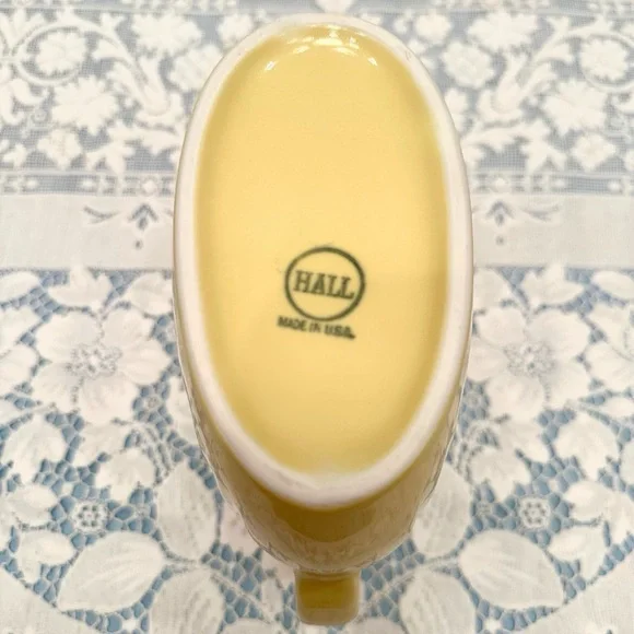 ✨ Vintage Hall USA Yellow Ceramic Pitcher Mid-Century Glazed Ice Lip Design - Picture 5 of 7